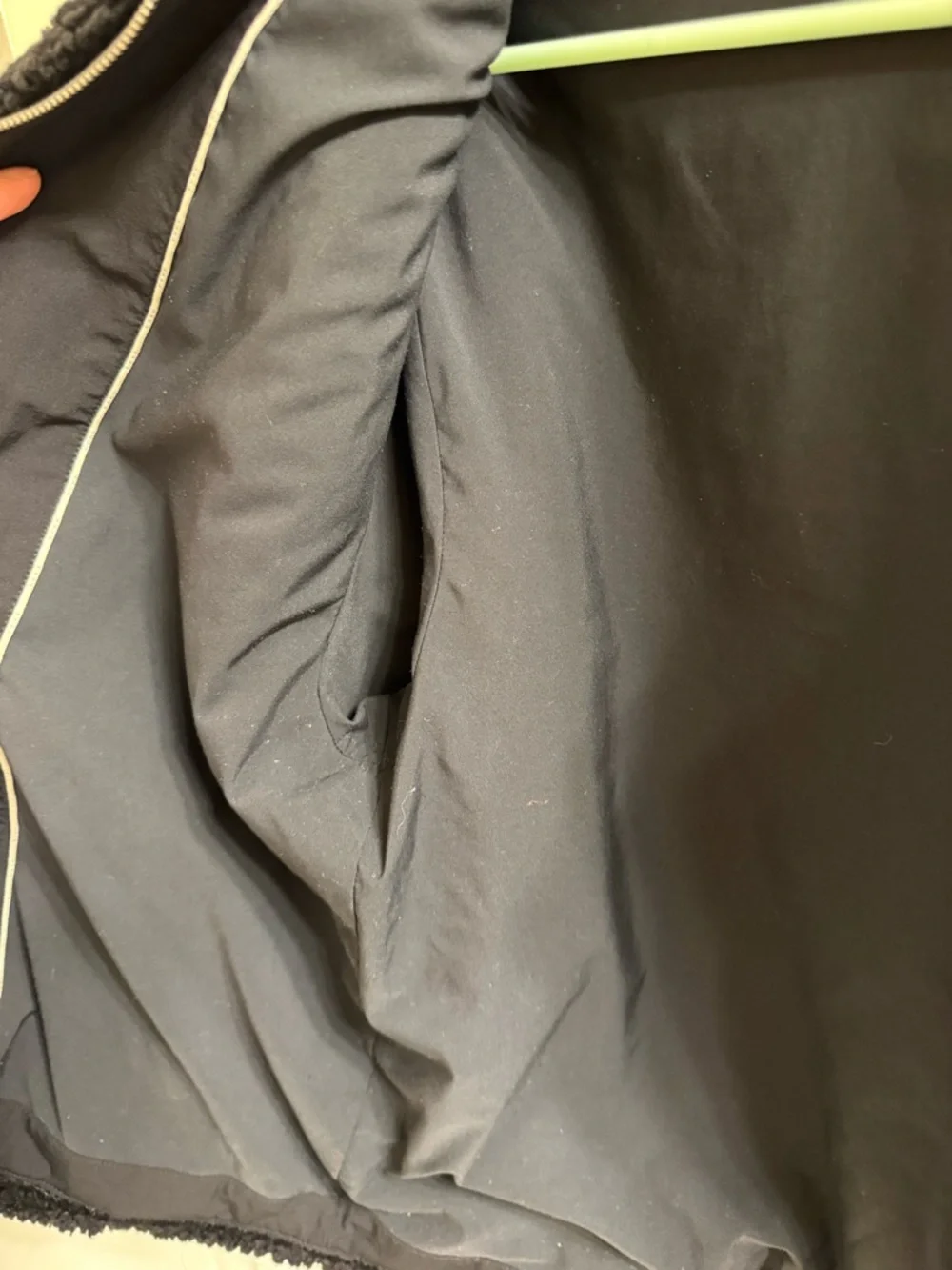 Vuori Lou Full Zip Sherpa Jacket – Black - Picture 3 of 6